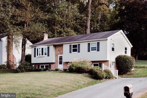 1382 Fox Glenn Dr, Hummelstown, PA, 17036-9628 | Card Image