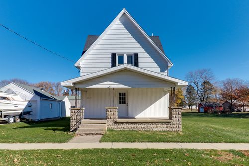 117 Madison St, Hopedale, IL, 61747-7532 | Card Image