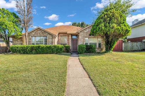 810 Moore Street, Cedar Hill, TX, 75104 | Card Image