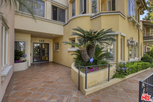 204-143 N Arnaz Drive, Beverly Hills, CA, 90211 | Card Image