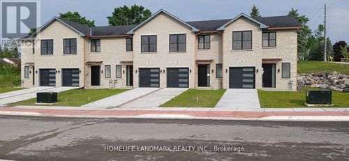 28 Regent St, Lakefield, ON, K0L1L0 | Card Image