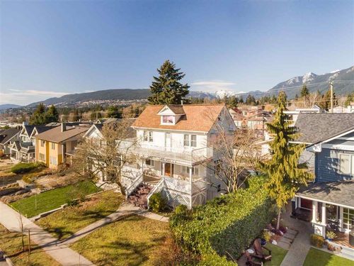 416 W 6th St, North Vancouver, BC, V7M1K9 | Card Image