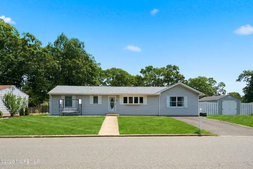 20 Western Dr, Howell, NJ, 07731-2738 | Card Image