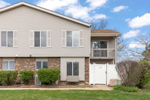 9E Fernwood Dr, Bolingbrook, IL, 60440-2918 | Card Image