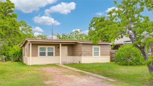 726 W 6th St, Freeport, TX, 77541-5418 | Card Image