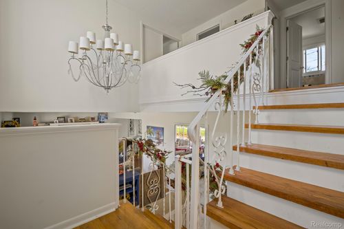 5069 Vincent Trl, Shelby Township, MI, 48316-5253 | Card Image