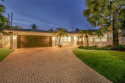 3351 Ne 17th Way, House other with 5 bedrooms, 3 bathrooms and null parking in Oakland Park FL | Image 1