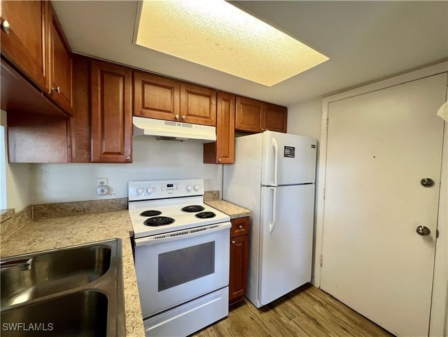 APT-3 - 3370 Yukon Cir, Condo with 2 bedrooms, 2 bathrooms and null parking in FORT MYERS FL | Image 12