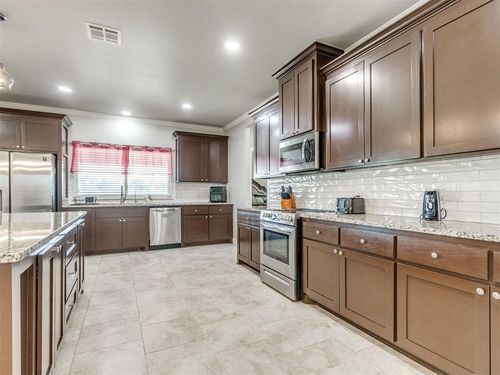 4210 Paradise Dr, Blanchard, OK, 73010-1449 | Card Image