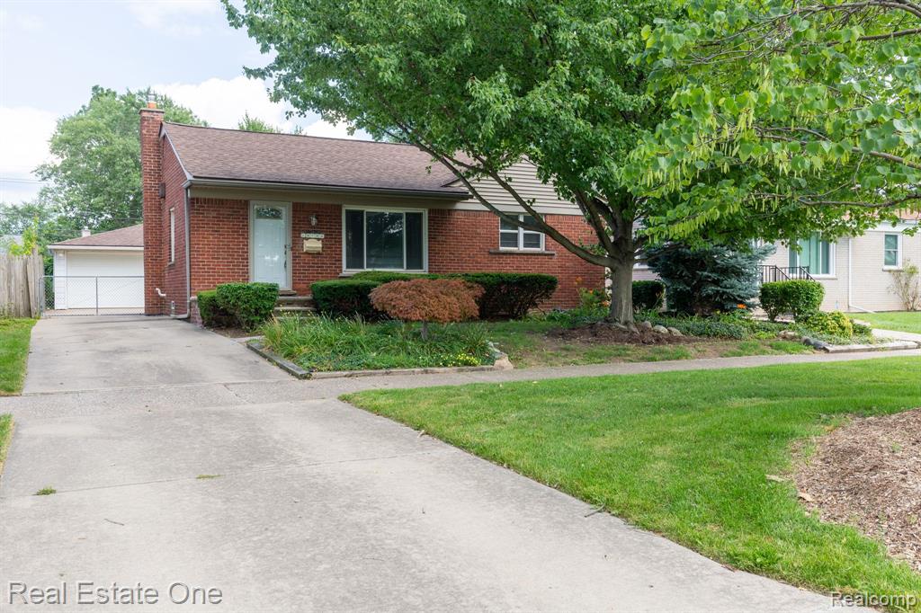 Churchill Blvd, Southgate, MI 48195