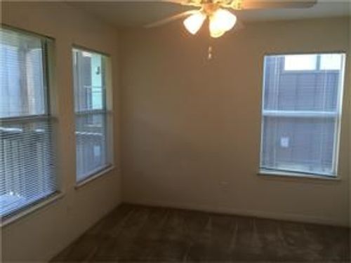 a-2712 San Pedro St, Austin, TX, 78705-3907 | Card Image