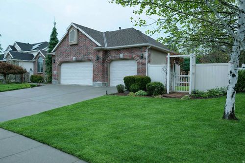 3068 W Matterhorn Dr, Taylorsville, UT, 84129-6842 | Card Image