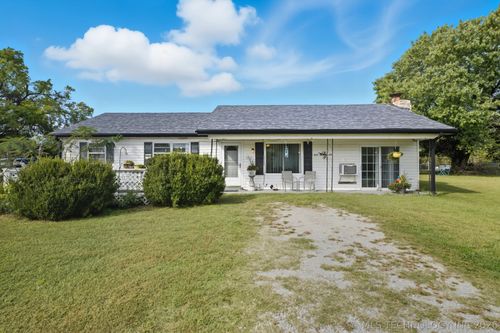 300 W Weldon Ave, Copan, OK, 74022-4102 | Card Image