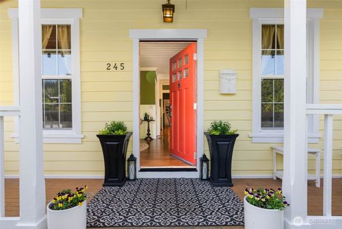245 Se Bush St, Issaquah, WA, 98027-3918 | Card Image