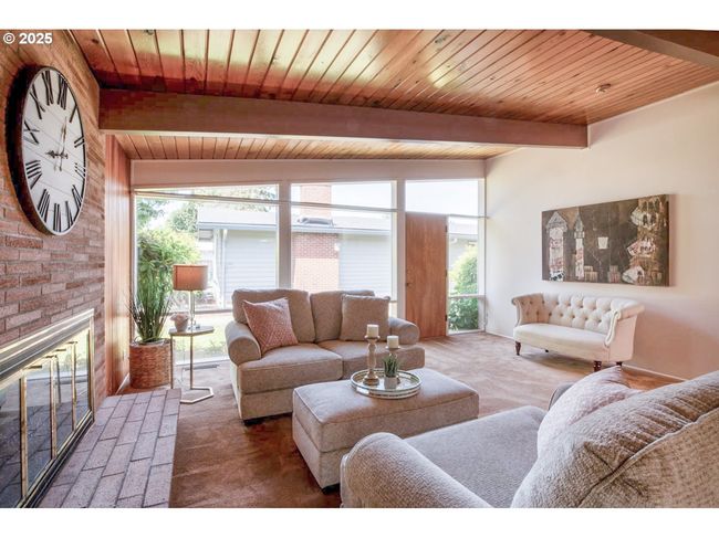 1439 Barton St, House other with 3 bedrooms, 2 bathrooms and null parking in Eugene OR | Image 6