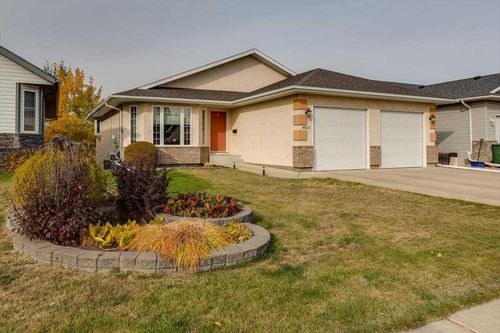 4903 56 Ave, Innisfail, AB, T4G1Y7 | Card Image