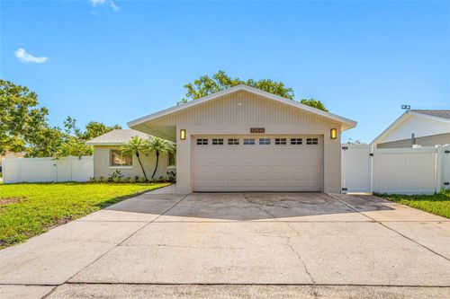 12541 Montara Dr, LARGO, FL, 33773-2917 | Card Image