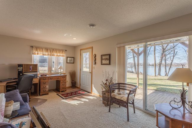 Family Room | Image 31
