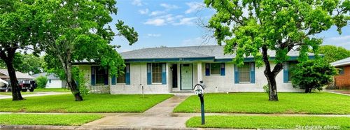 211 Barracuda Dr, Portland, TX, 78374-2625 | Card Image