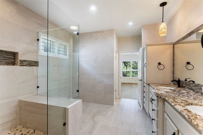403 Hazeltine Dr, House other with 4 bedrooms, 3 bathrooms and 4 parking in Lakeway TX | Image 21
