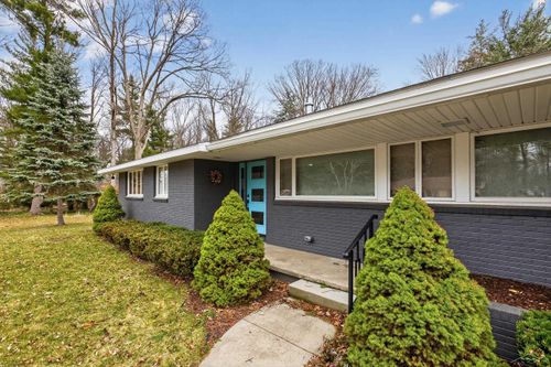 4914 Campau Dr, Midland, MI, 48640-2507 | Card Image