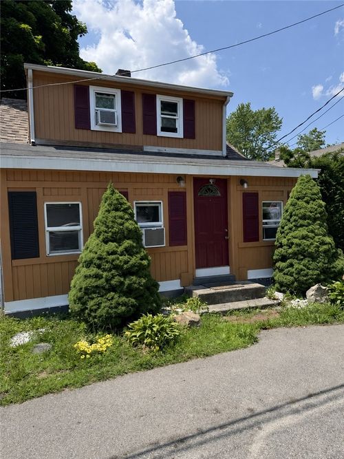 77 Huron St, Warwick, RI, 02889-9729 | Card Image