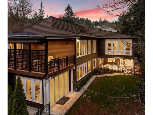 2744 Sw Sherwood Dr, Portland, OR, 97201-2251 | Card Image