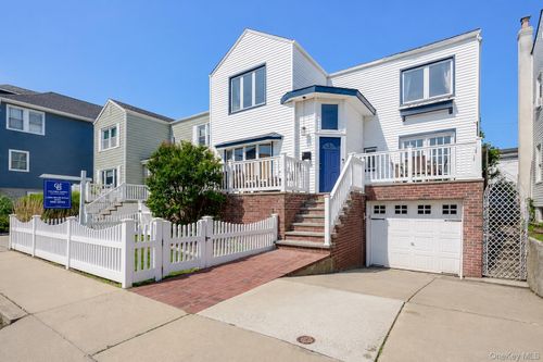 9 Vinton St, Long Beach, NY, 11561-2607 | Card Image