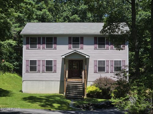 102 Bobwood Ln, Milford, PA, 18337-9596 | Card Image
