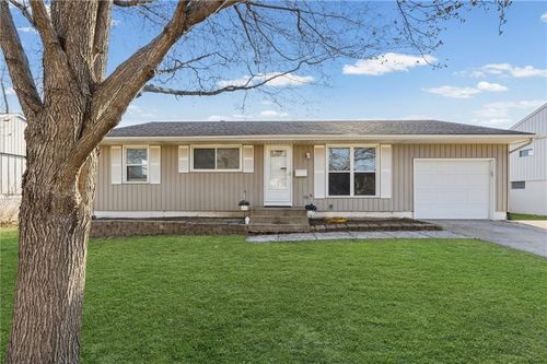 829 N Choctaw Ave, Independence, MO, 64056-1964 | Card Image