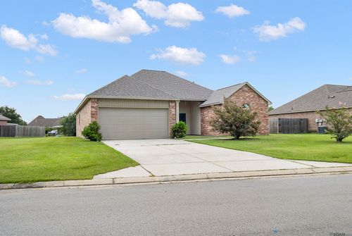 13821 Cantebury Ave, Denham Springs, LA, 70726-7335 | Card Image