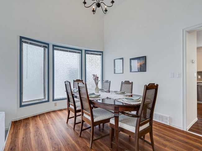 683 Strathcona Dr Sw, House other with 4 bedrooms, 3 bathrooms and 4 parking in Calgary AB | Image 7