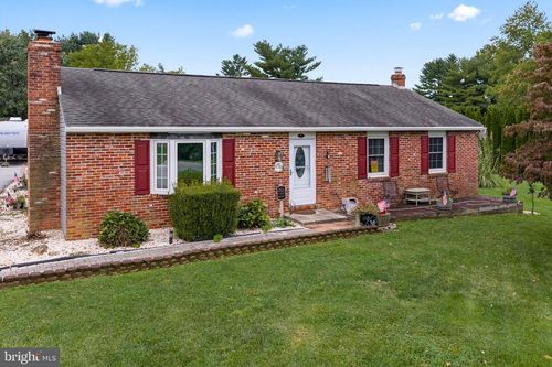 7 Graces Dr, COATESVILLE, PA, 19320-1205 | Card Image