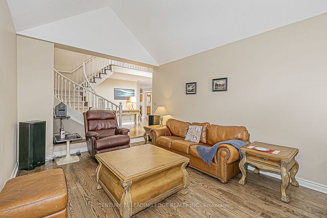 30 Wigston Crt, House other with 4 bedrooms, 3 bathrooms and 4 parking in Whitby ON | Image 6