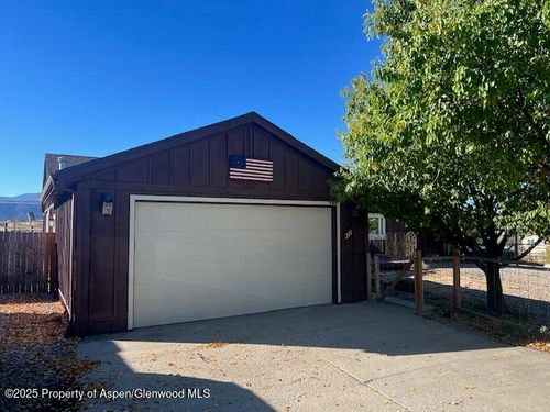 211 W 28th Ct, Rifle, CO, 81650-3154 | Card Image
