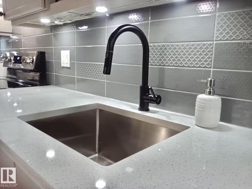 135-592 Hooke Rd Nw, Edmonton, AB, T5A5H2 | Card Image