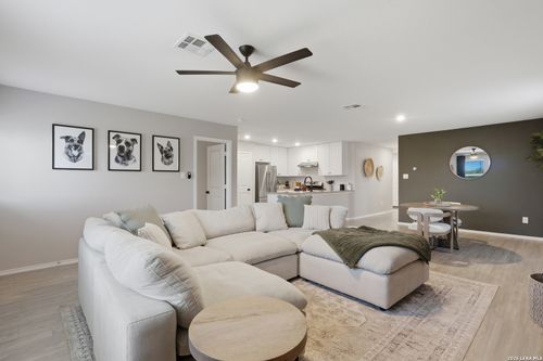 5845 Companion Loop, Bulverde, TX, 78163-2640 | Card Image