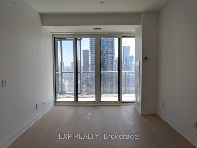4311 - 7 Grenville St, Condo with 3 bedrooms, 2 bathrooms and null parking in Toronto ON | Image 6