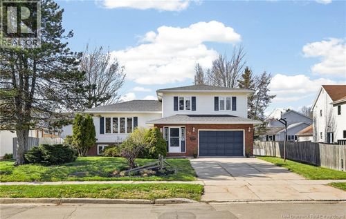 37 Huntington Crt, Moncton, NB, E1C9L2 | Card Image