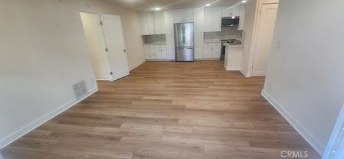 j7-2511 W Sunflower Ave, Santa Ana, CA, 92704-7432 | Card Image
