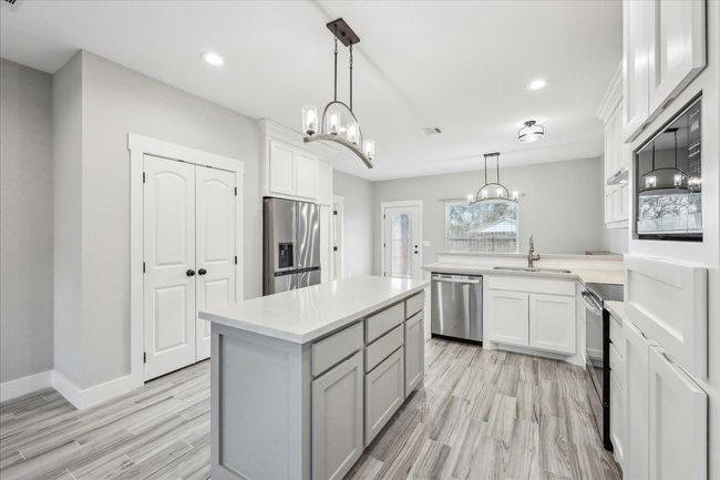 135 Private Road 8142, House other with 2 bedrooms, 2 bathrooms and null parking in Buna TX | Image 9