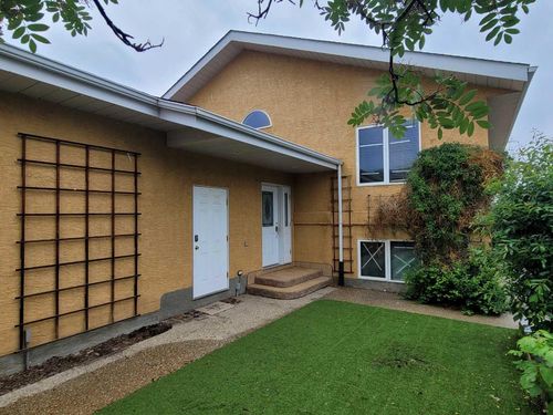 10606 90 St, Peace River, AB, T8S1P1 | Card Image