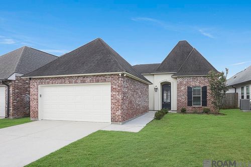 10394 Belle Isle Ln, Denham Springs, LA, 70726-1584 | Card Image