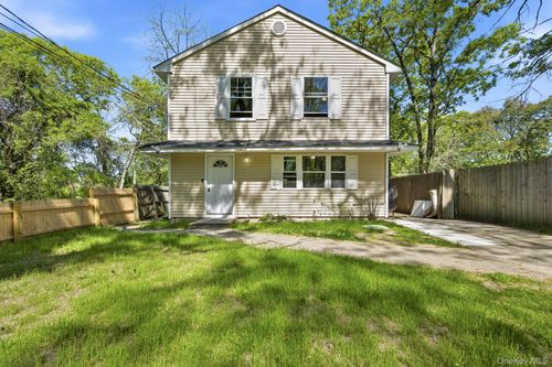 7 Rutland Rd, Mastic, NY, 11950-2807 | Card Image