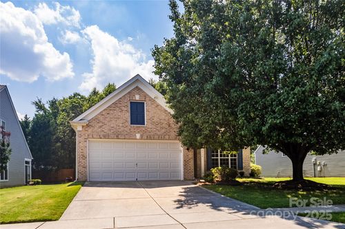 9514 Kestral Ridge Dr, Charlotte, NC, 28269-6214 | Card Image
