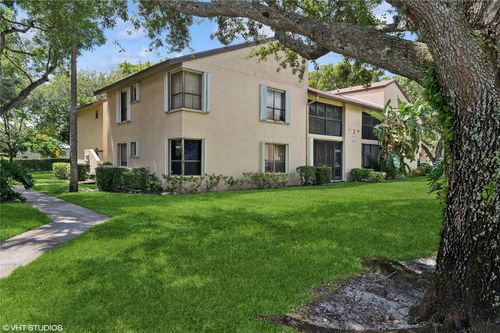3521-3901 Cocoplum Cir, Coconut Creek, FL, 33063-5942 | Card Image