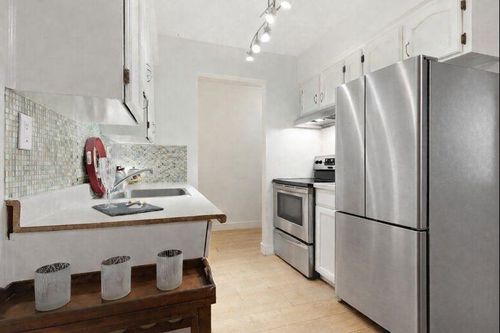 101-2910 Ontario St, Vancouver, BC, V5T2Y6 | Card Image