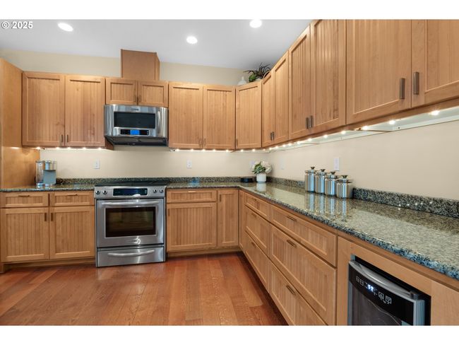 APT-201 - 123 S Hemlock St, Condo with 3 bedrooms, 2 bathrooms and null parking in Cannon Beach OR | Image 20