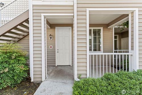 109-10015 186th Pl E, Puyallup, WA, 98375-1812 | Card Image
