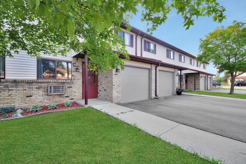 3-1141 Vogt Drive, West Bend, WI, 53095 | Card Image